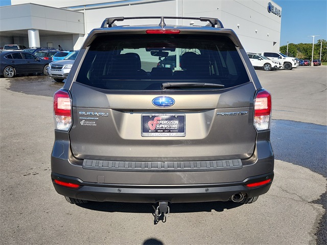 2018 Subaru Forester 2.5i Touring photo 3