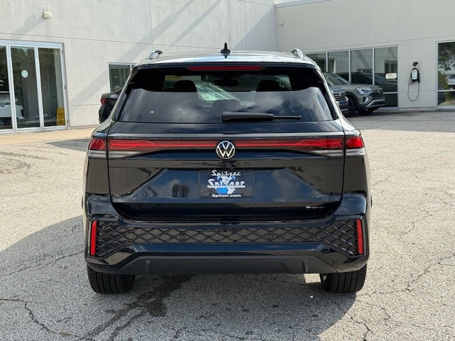 2025 Volkswagen Tiguan SE R-Line Black photo 4