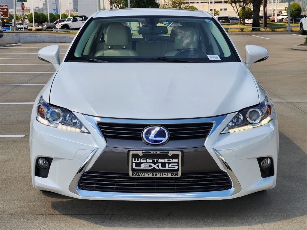 2017 Lexus CT 200h photo 2