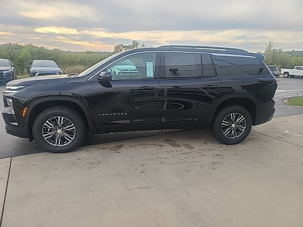 2026 Chevrolet Traverse photo 4
