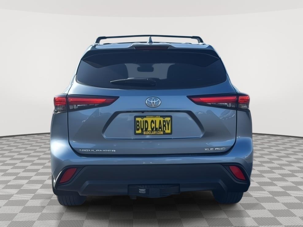 2022 Toyota Highlander XLE photo 3