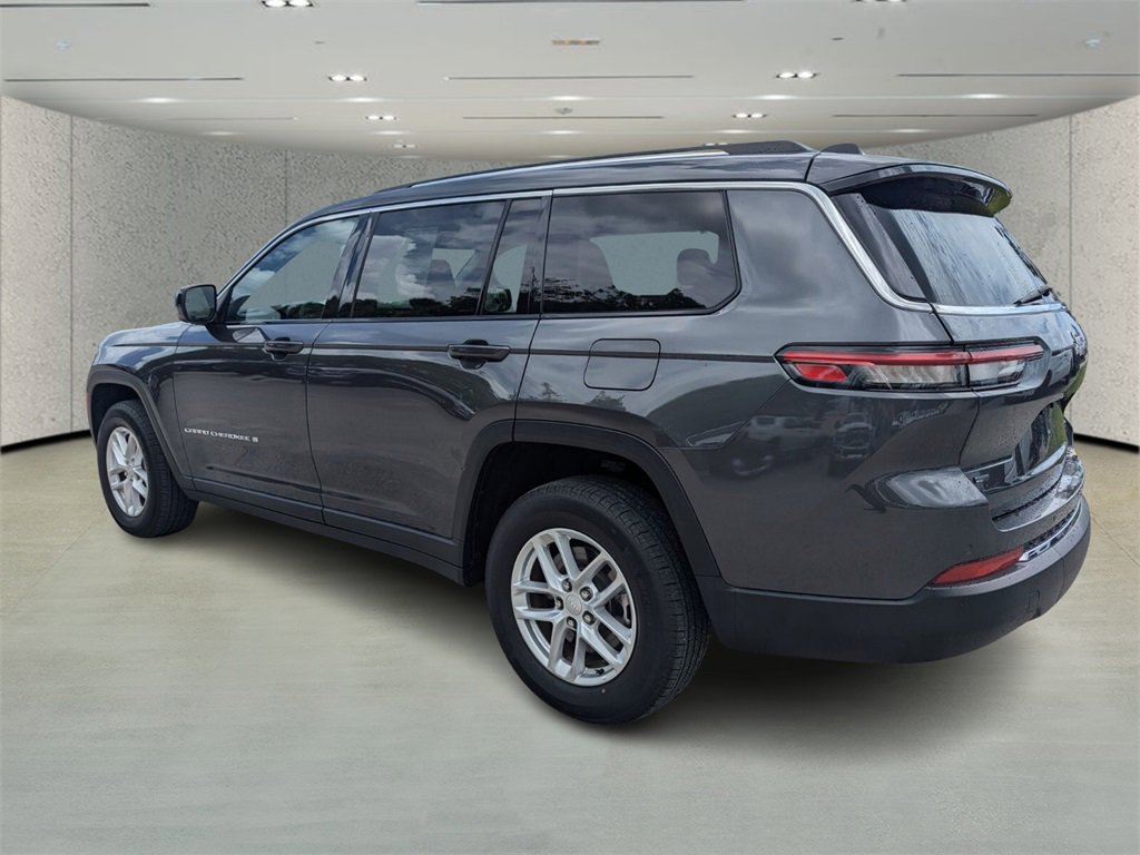 2022 Jeep Grand Cherokee Laredo photo 4