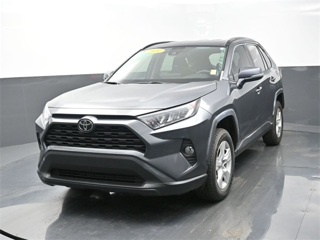 2021 Toyota RAV4 XLE's photo
