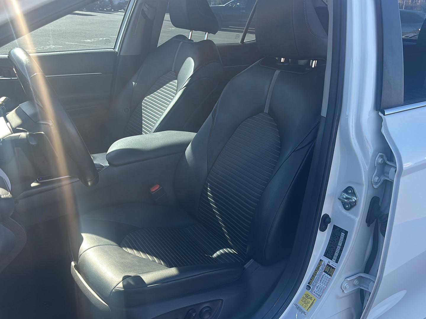 2021 Toyota Camry SE photo 10