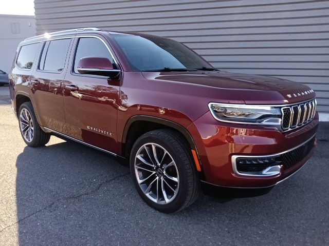 2022 Jeep Wagoneer Series III's photo