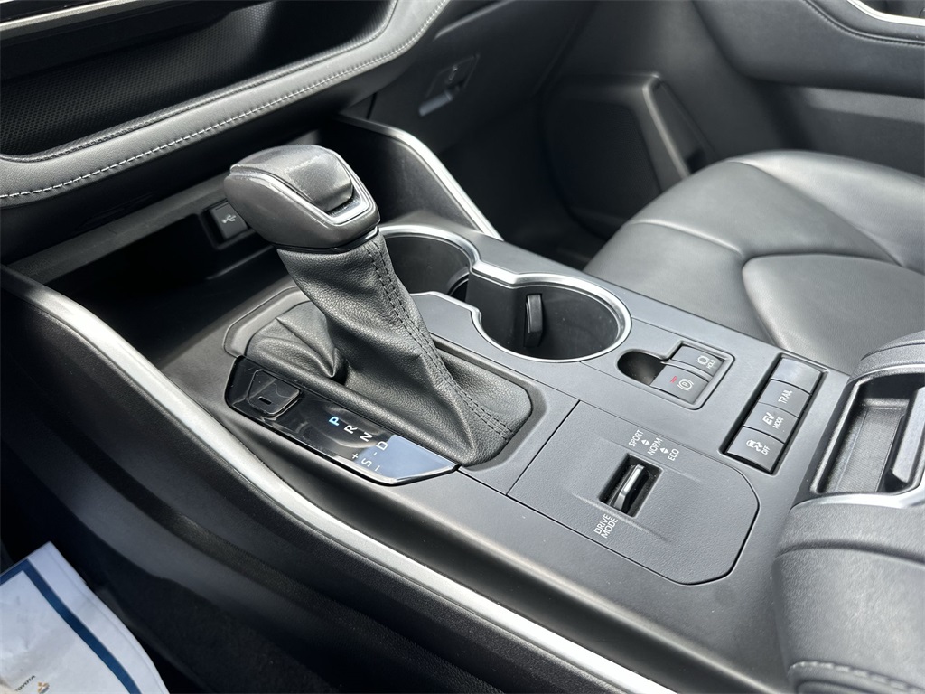 2021 Toyota Highlander Hybrid XLE photo 19