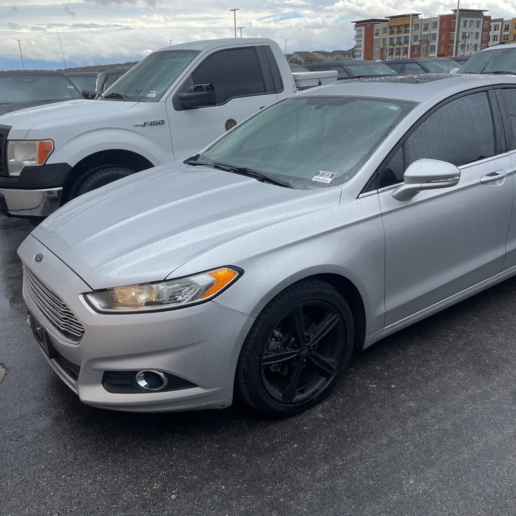 2016 Ford Fusion SE's photo
