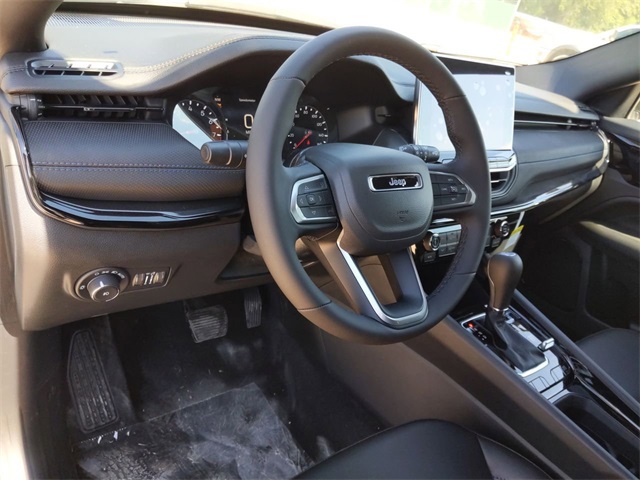 2026 Jeep Compass Latitude Altitude photo 10