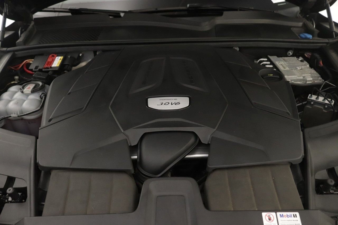 2022 Porsche Cayenne Coupe Base photo 20