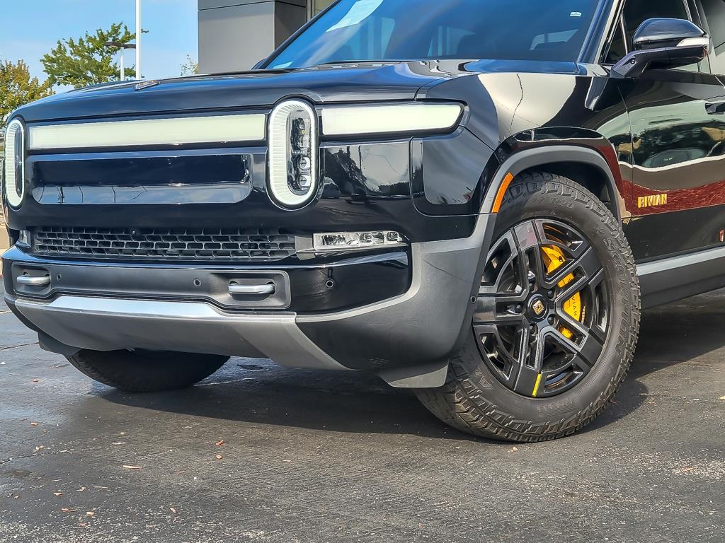Used 2023 Rivian R1T Adventure with VIN 7FCTGAAA4PN022046 for sale in Naperville, IL