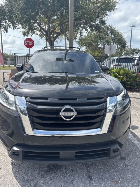 2022 Nissan Pathfinder SV photo 2