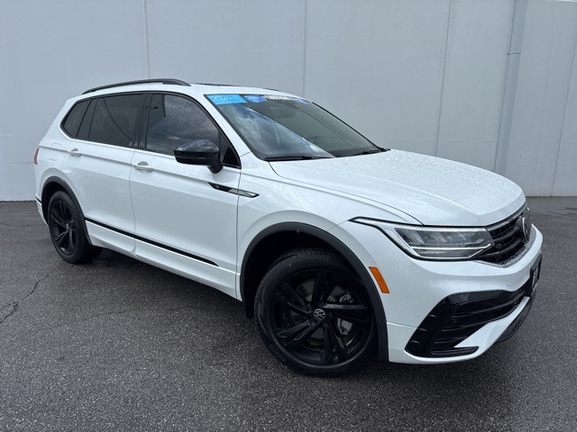 Certified 2024 Volkswagen Tiguan SE R-LINE BLACK with VIN 3VV8B7AX2RM059077 for sale in Kansas City