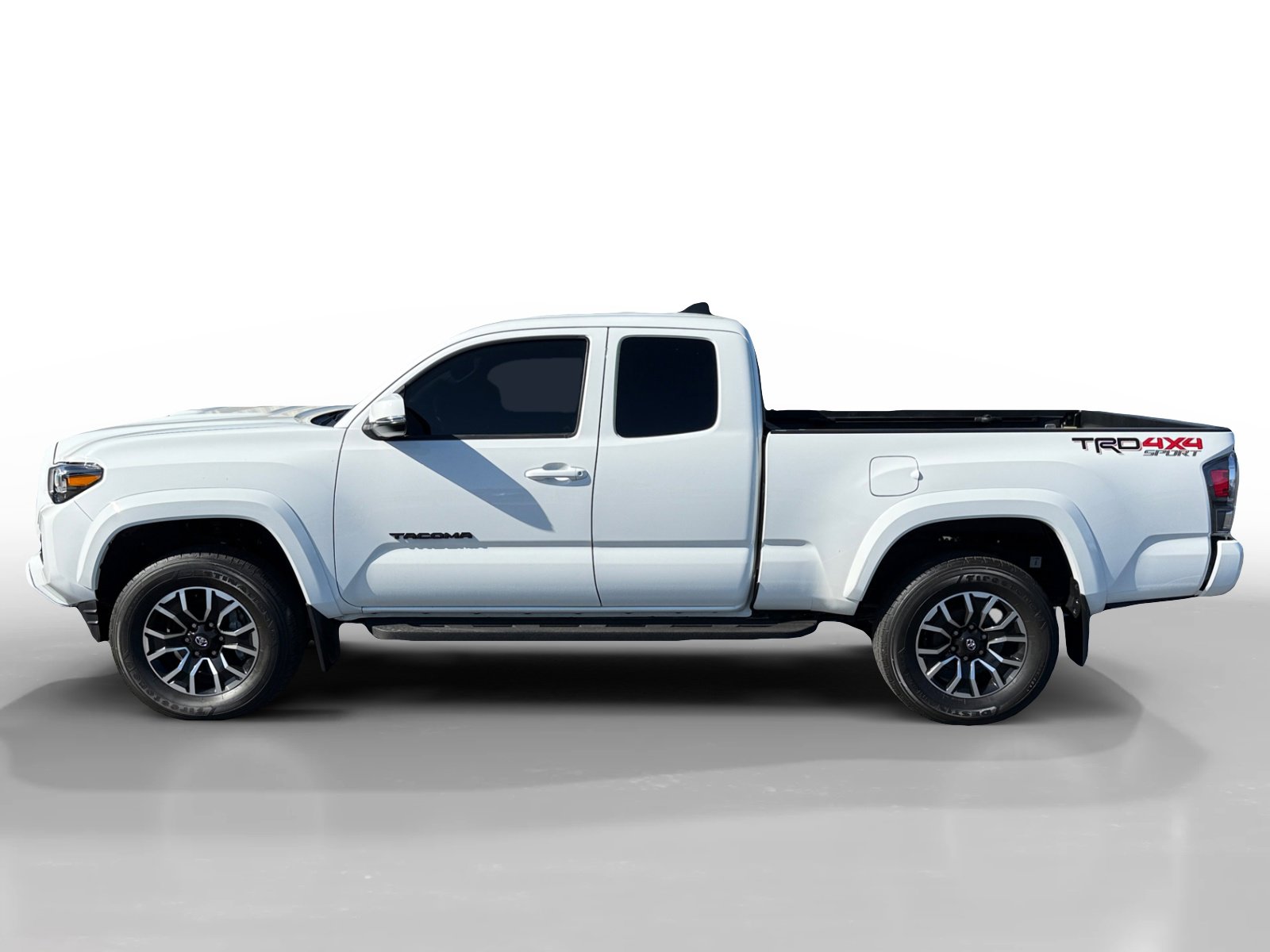 2023 Toyota Tacoma TRD Sport photo 2