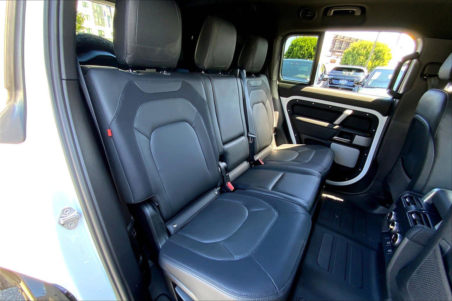 2024 Land Rover Defender Outbound photo 23