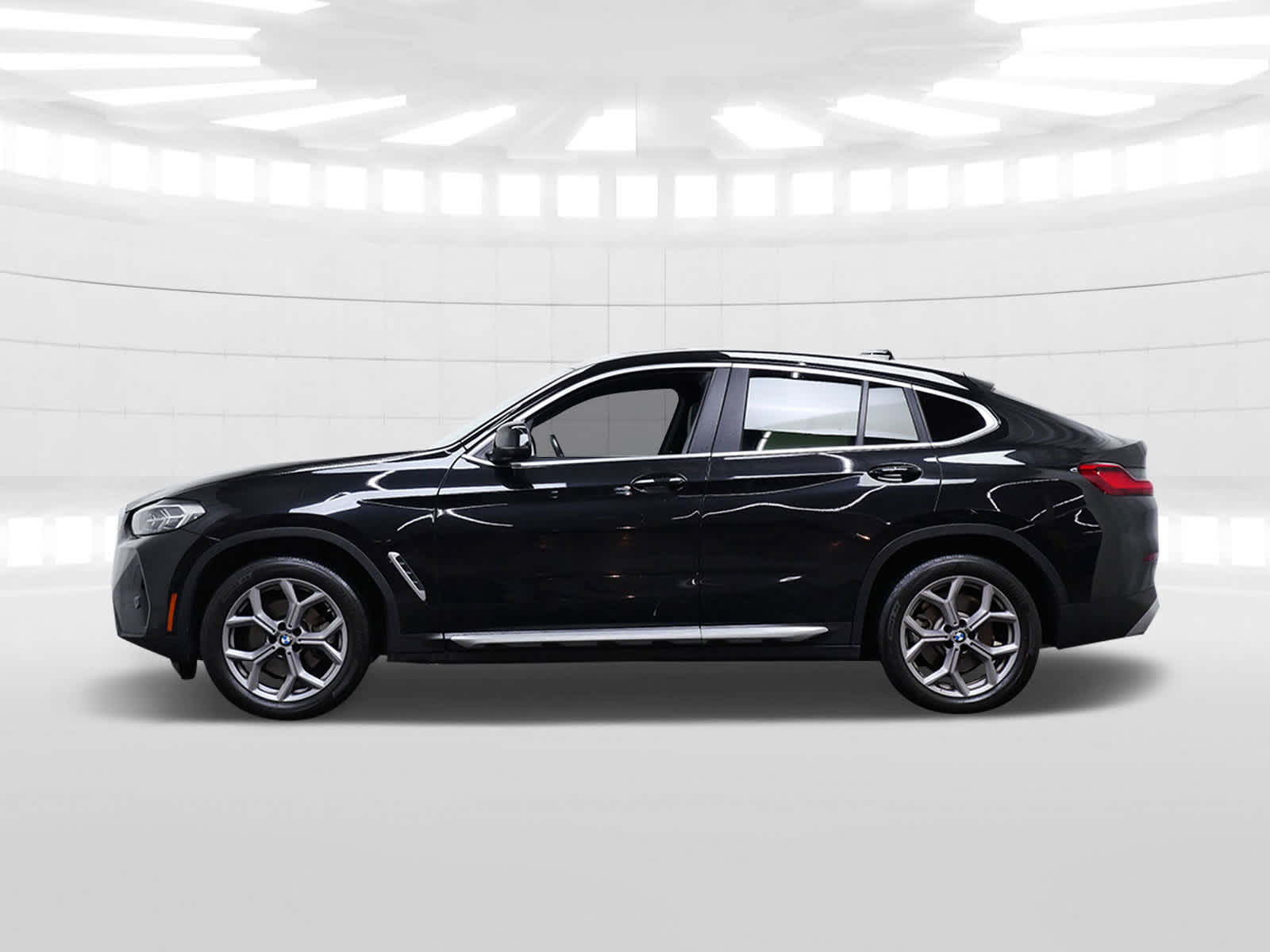Used 2023 BMW X4 30i with VIN 5UX33DT08P9S11037 for sale in Minneapolis, Minnesota
