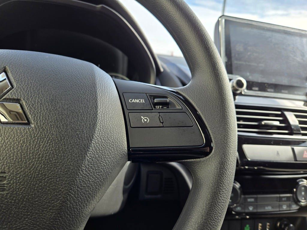 2025 Mitsubishi Eclipse Cross LE photo 21