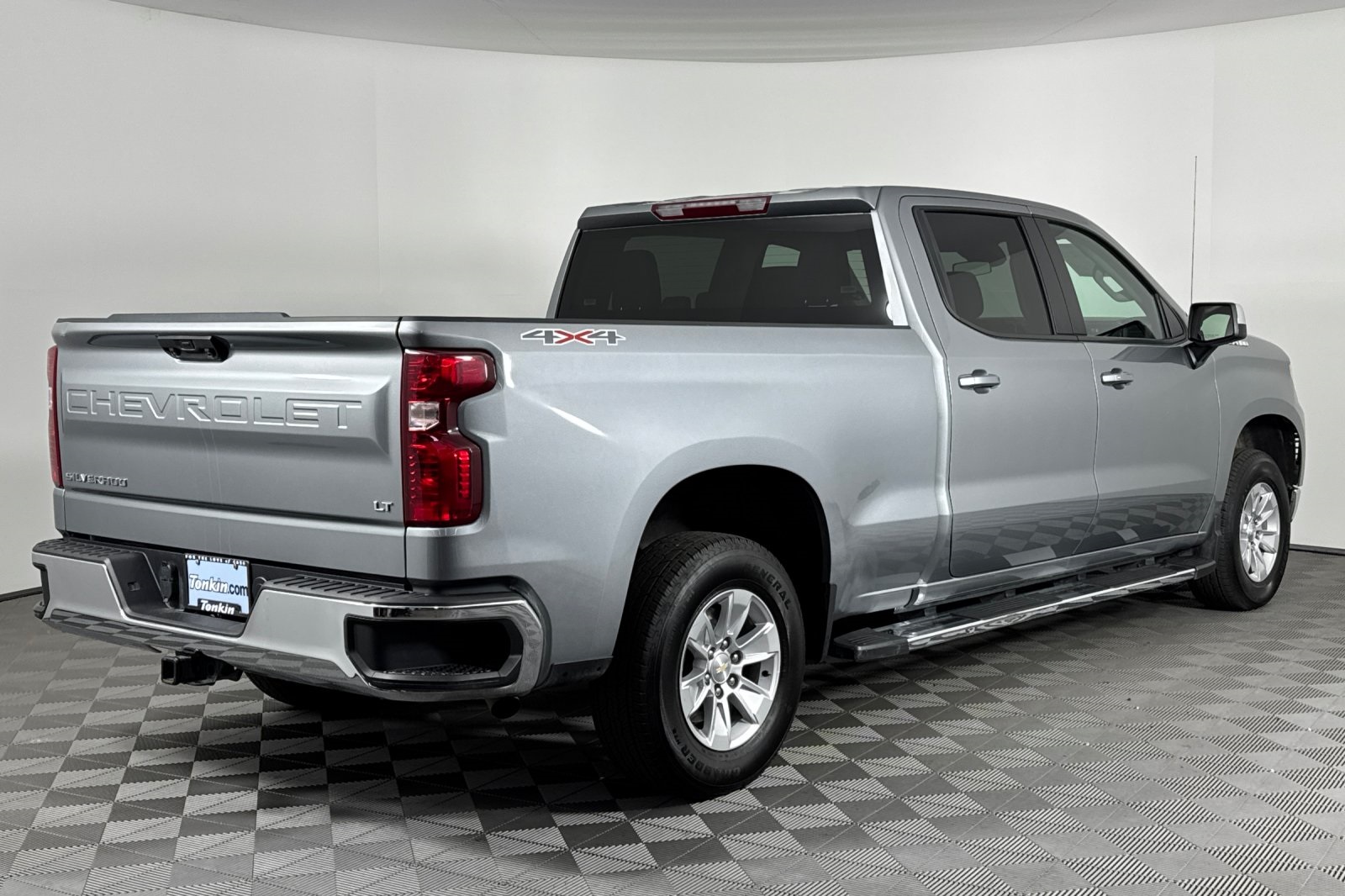 2024 Chevrolet Silverado 1500 LT photo 4
