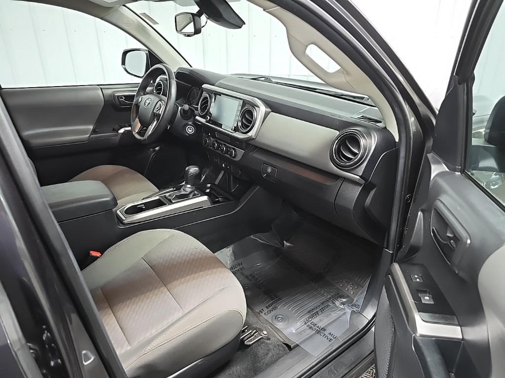 2022 Toyota Tacoma SR5 V6 photo 15