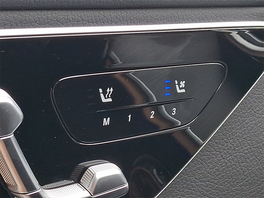 2025 Mercedes Benz C 300 4MATIC photo 17