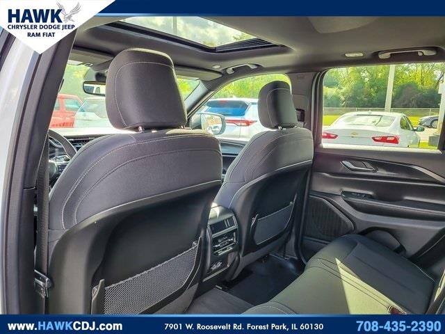 2024 JEEP GRAND CHEROKEE - Image 12