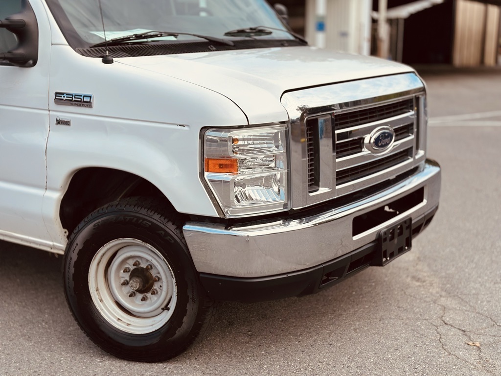 2012 Ford E-350 photo 5