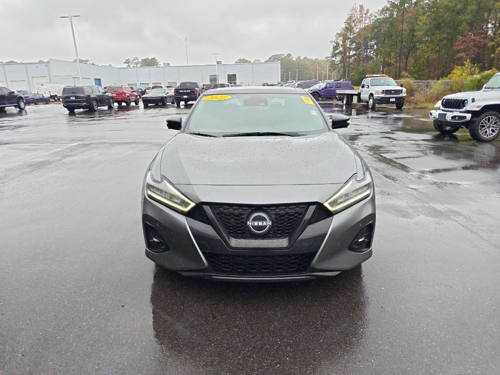 2023 Nissan Maxima SR photo 2