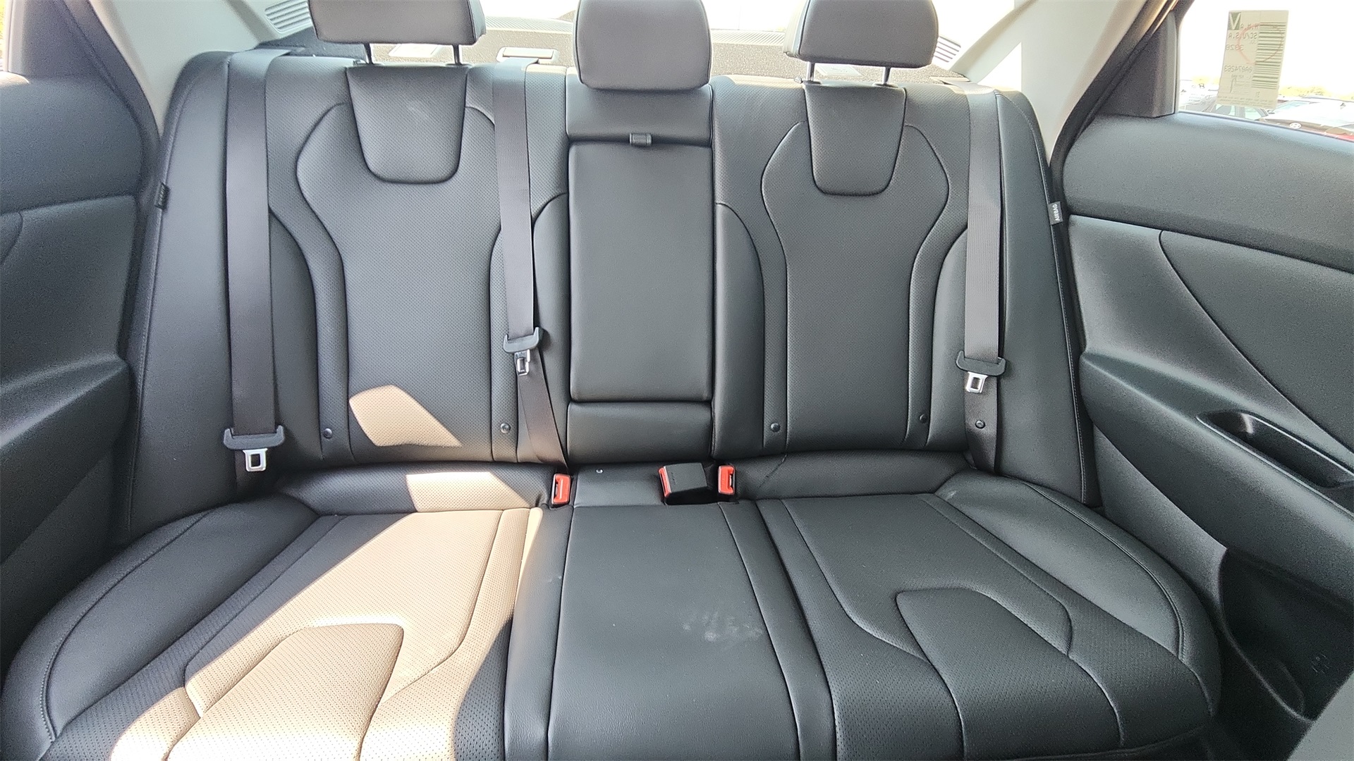 2025 Hyundai Elantra Limited photo 9