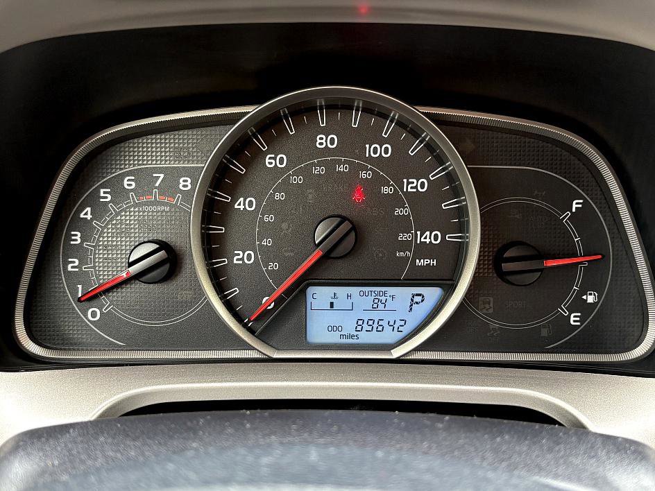 2015 Toyota RAV4 LE photo 18
