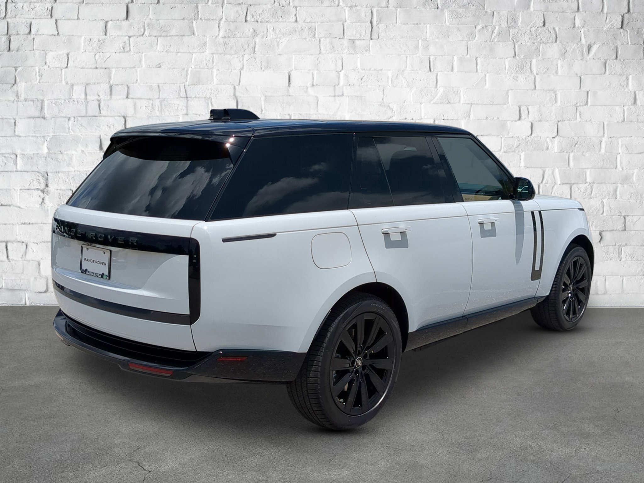 2025 Land Rover Range Rover SE photo 4