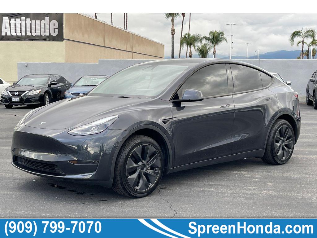 2024 Tesla Model Y Long Range's photo