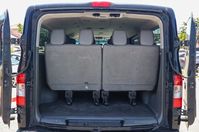 2016 Nissan NV3500 photo 14