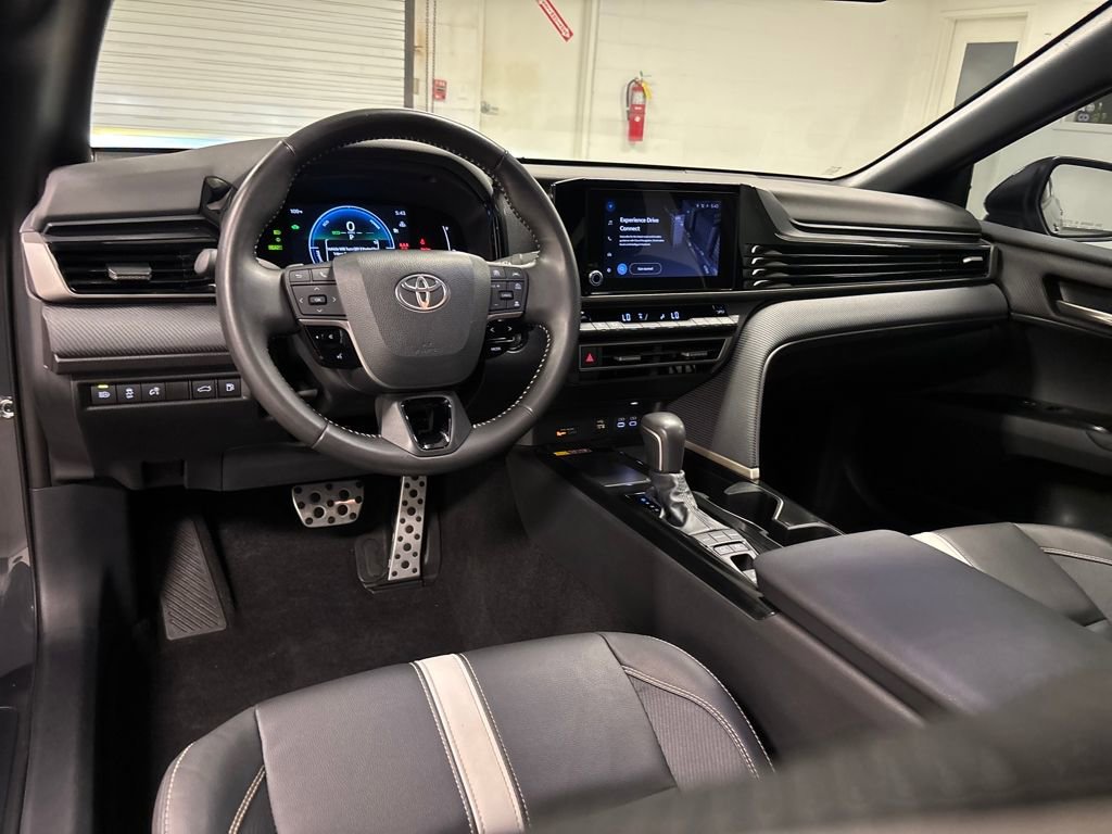 2025 Toyota Camry SE photo 17