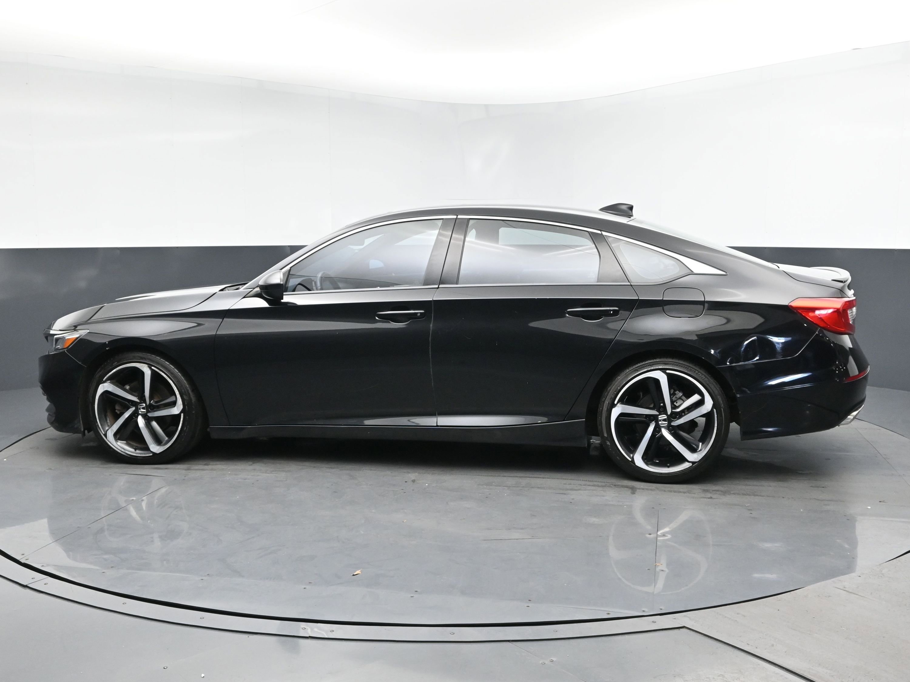 2020 Honda Accord Sport photo 3