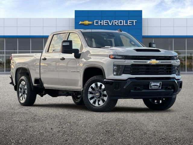 2026 Chevrolet Silverado 2500HD Custom photo 2