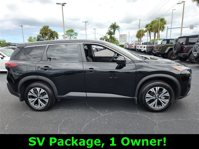2022 Nissan Rogue SV photo 8