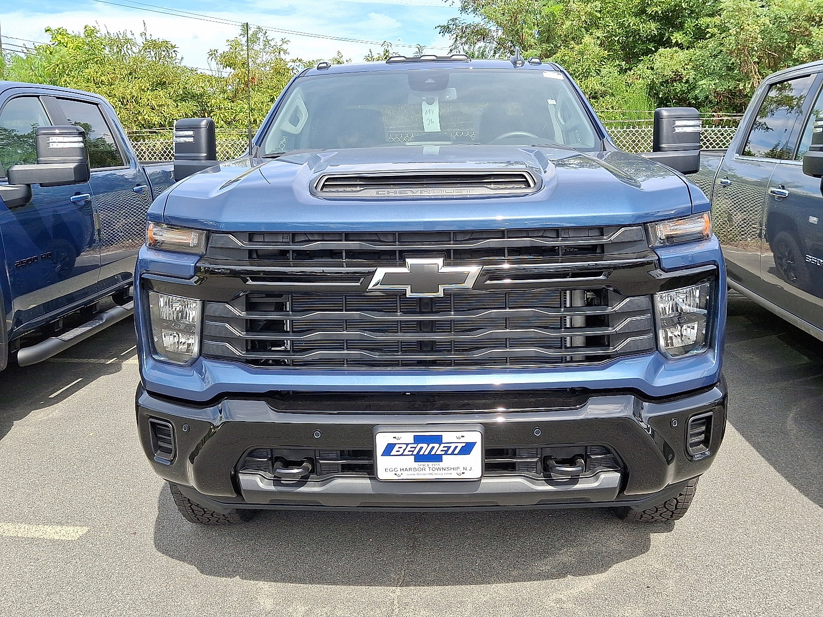 2026 Chevrolet Silverado 2500HD Custom photo 2