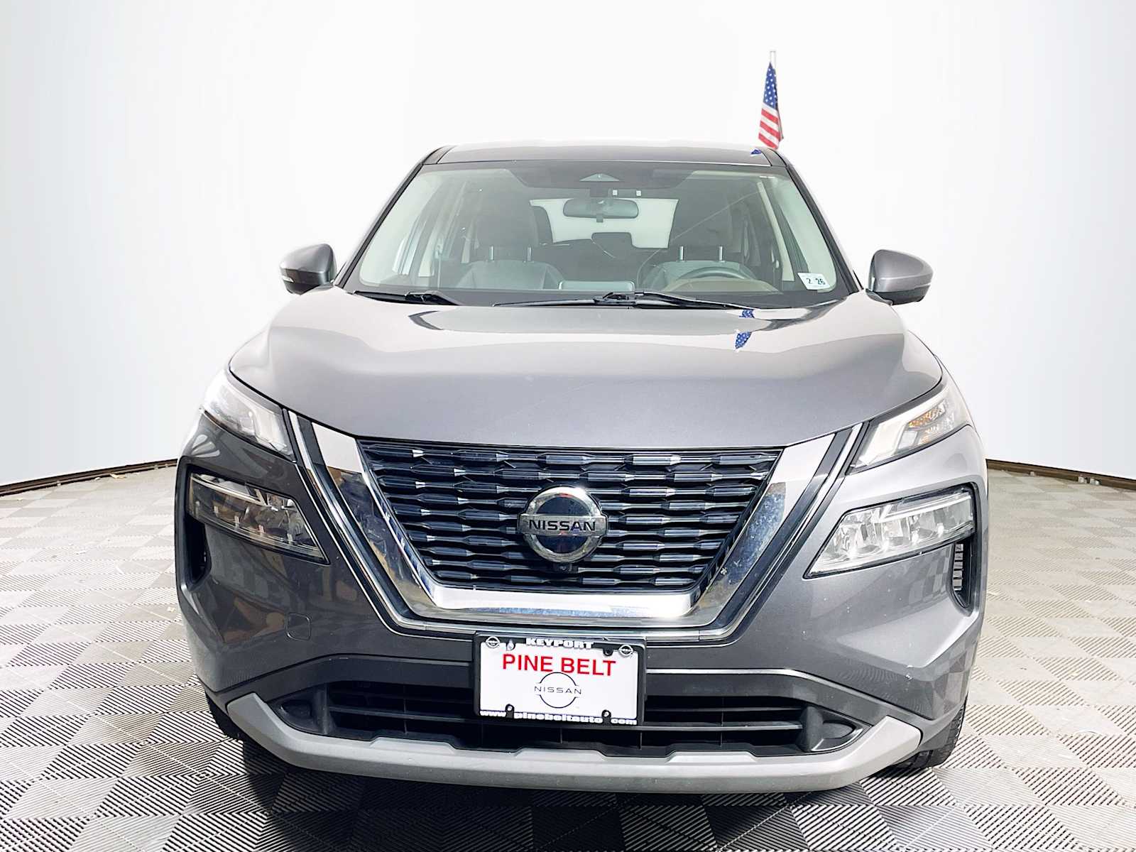 2021 Nissan Rogue SV photo 2