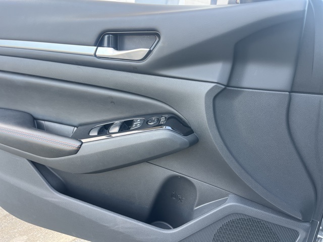 2024 Nissan Altima 2.5 SR photo 6