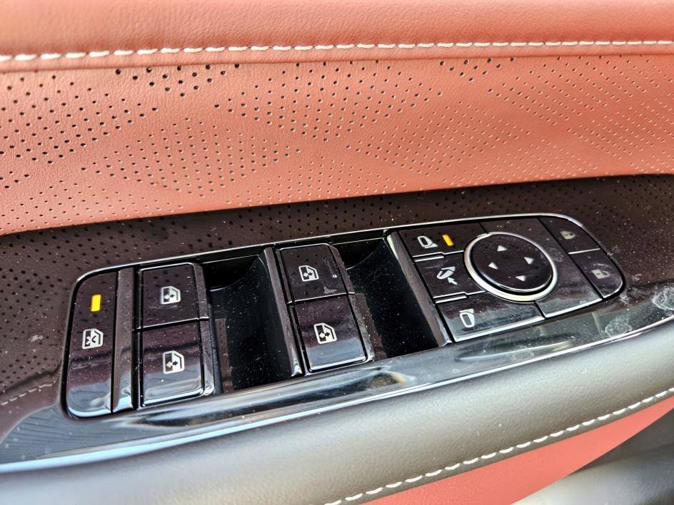 2026 Infiniti QX80 photo 28
