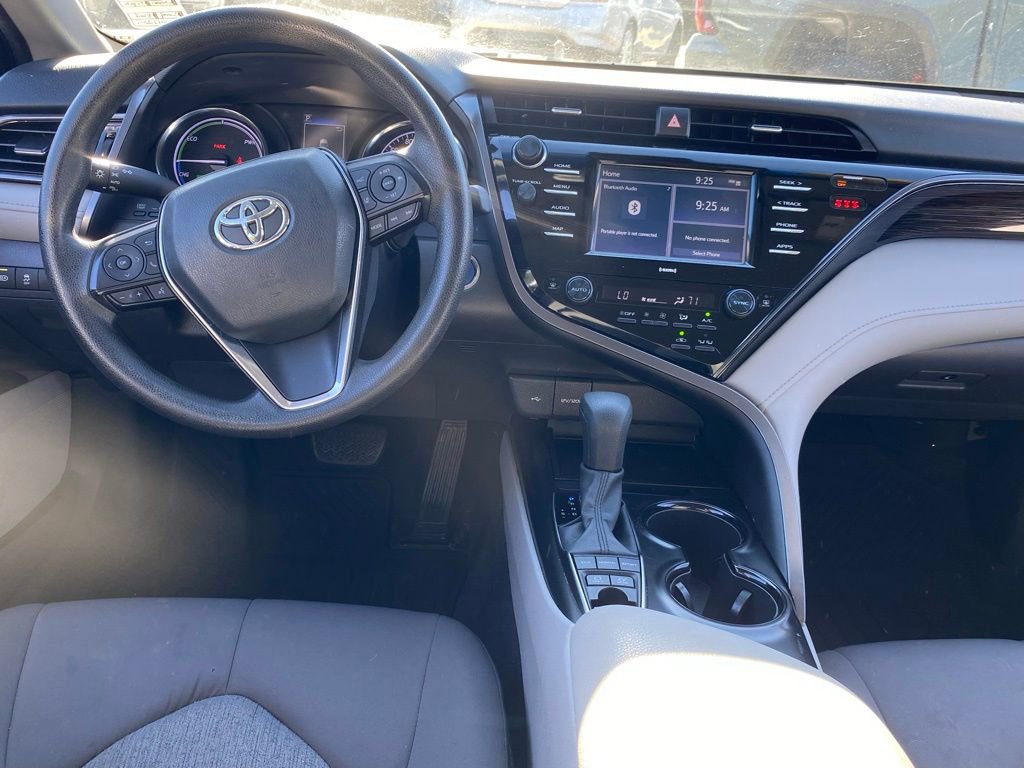 2020 Toyota Camry Hybrid LE photo 7