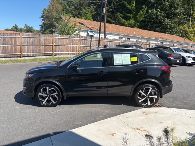 2021 Nissan Rogue Sport SL photo 2