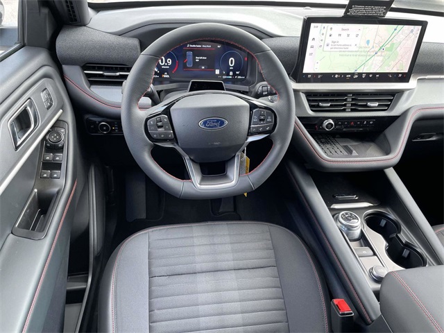 2025 Ford Explorer ST-Line photo 5