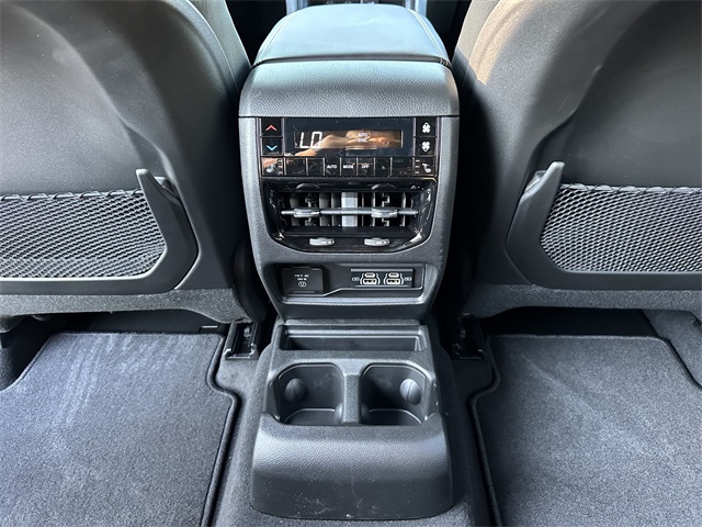 2025 Jeep Grand Cherokee Limited photo 13
