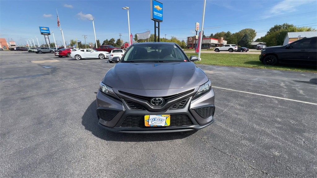 2023 Toyota Camry SE photo 3
