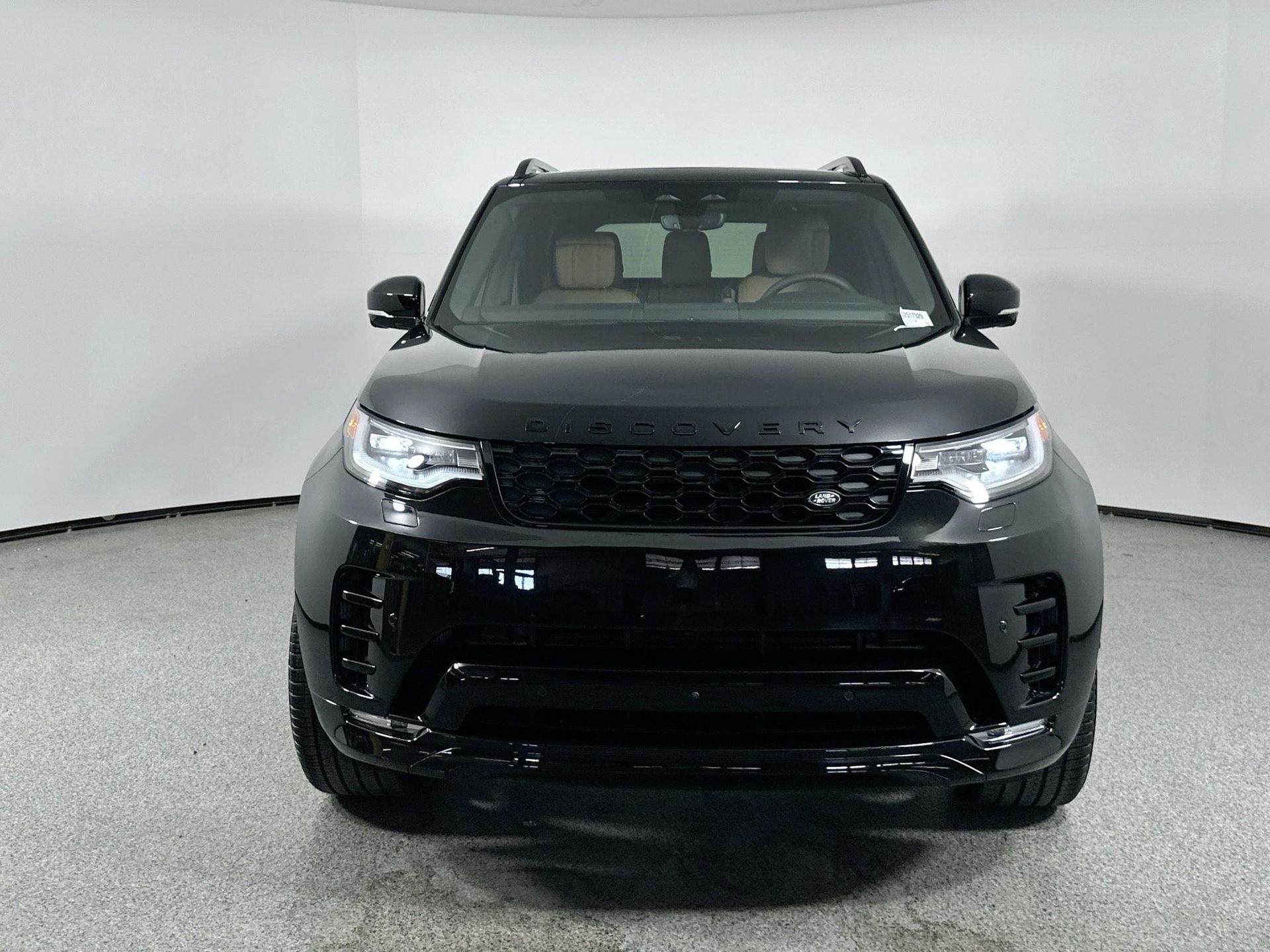 2025 Land Rover Discovery SE photo 2