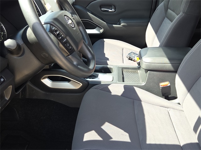 2022 Nissan Frontier SV Crew Cab photo 14