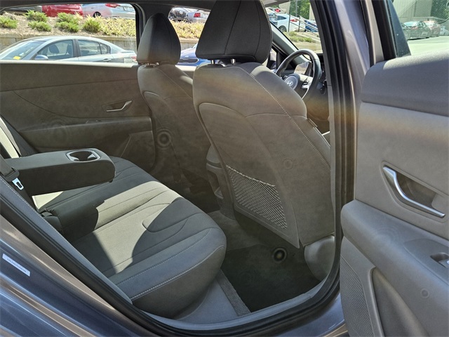 2025 Hyundai Elantra SEL Convenience photo 14
