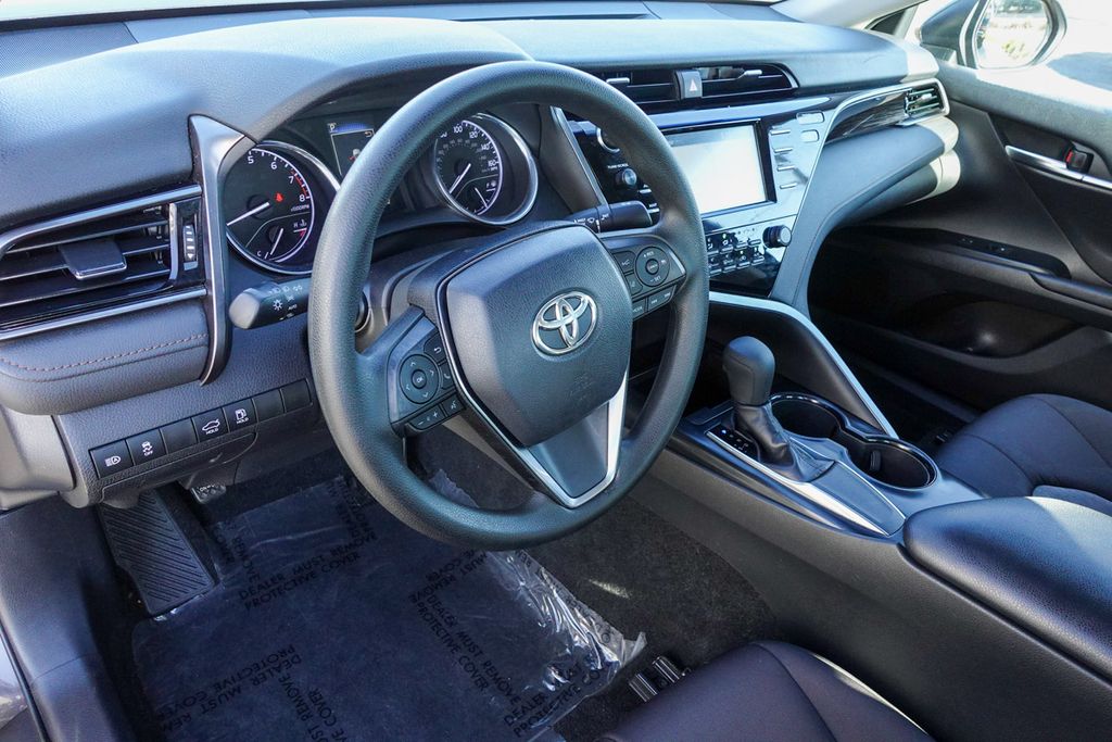 2019 Toyota Camry L photo 11