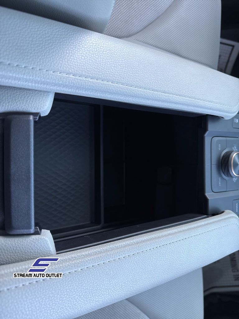 2024 Toyota Grand Highlander Hybrid MAX Limited photo 25