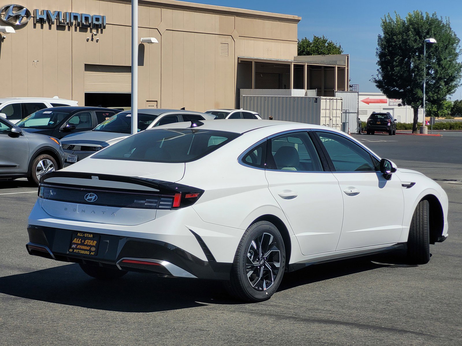 2025 Hyundai Sonata SEL photo 2